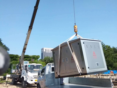 施工現場（箱變吊裝）.jpg